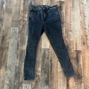 Old Navy High-Waisted Rockstar Super-Skinny Jeans Size 6 Petite